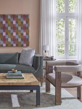 Room Scene: HC8544-86 Lunel Sofa shown in HC3087-62 body/back cushion fabric and HC457-82 welt with HC474-32 fabric on back cushions and Hable Grey finish, HC8557-70 Zeen Cocktail Table shown in Natural on top and Weathered Black finish  shown in on base and HC8687-70 Chad Side Table shown in Shadow finish.